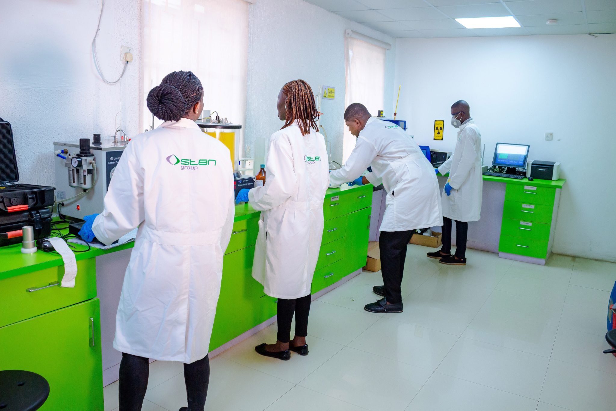 Lab Outsourcing vs In-House: The 2026 Cost-Benefit Analysis for Oil and Gas